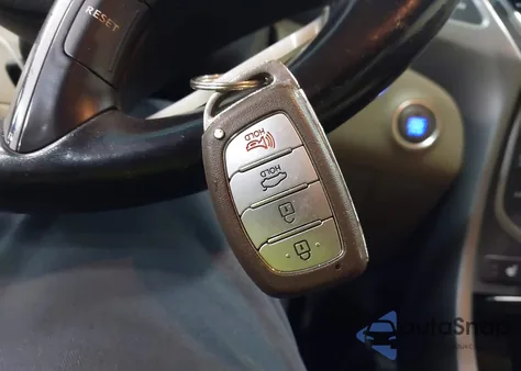 2016 Hyundai Elantra Value Edition z USA, uszkodzony, nr VIN KMHDH4AE7GU505897